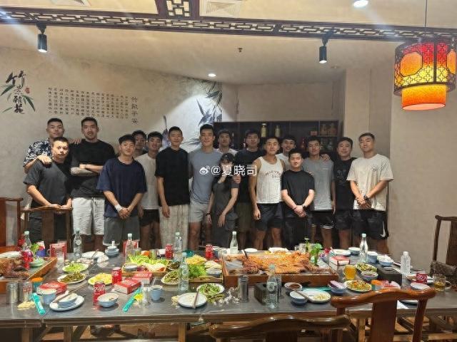 媒体人晒山东聚餐：欢迎陈林坚 祝贺郭凯新婚快乐 高诗岩荣耀归来